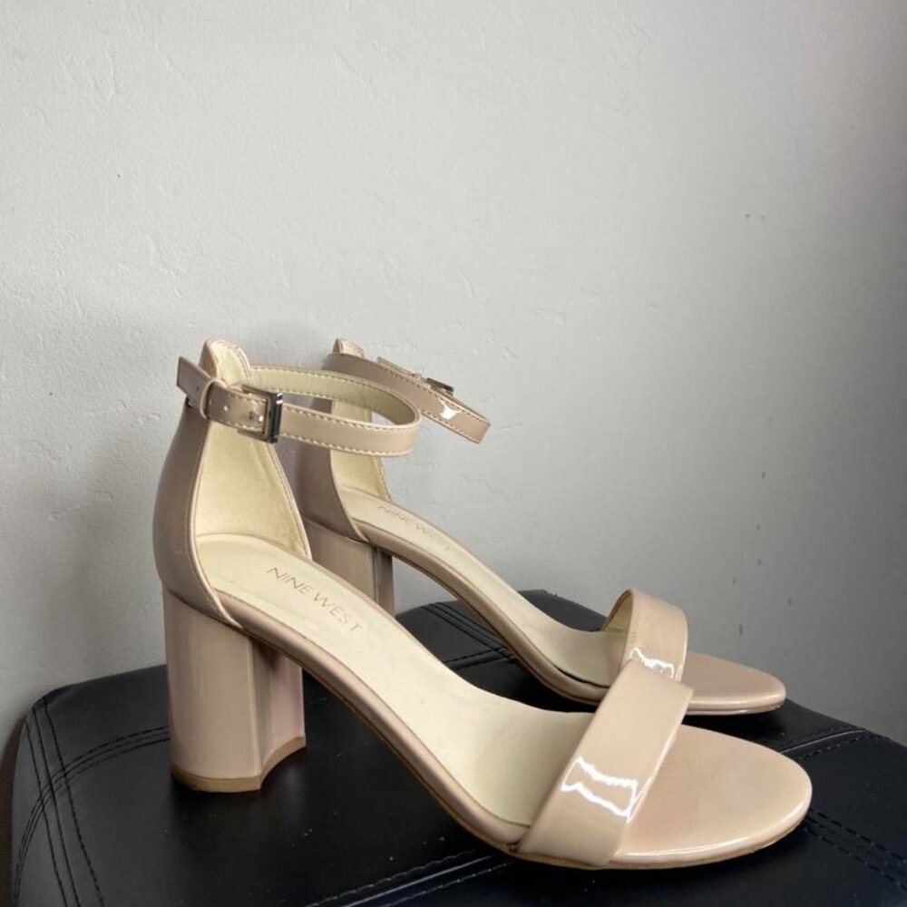 Nine West Sandy Taupe Chunky Heels Size 8.5